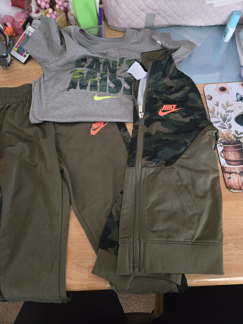 Nike Kids Olive Camo & Grey Sweatpants Jogger Set - Olive, Gray